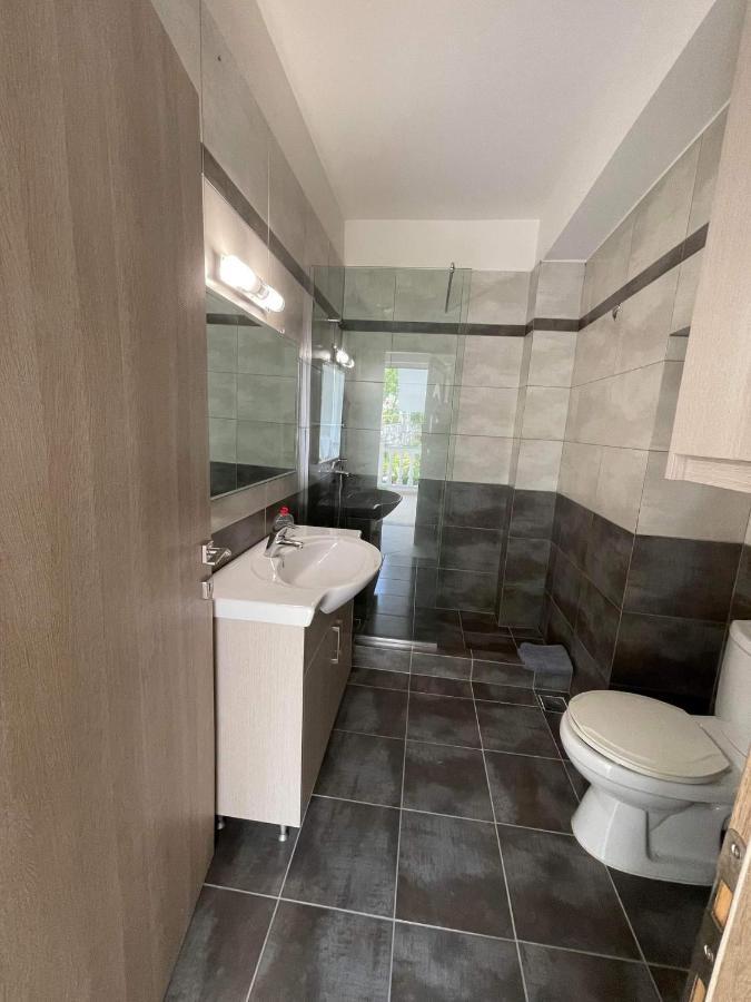 Helen Apartments Lukovë エクステリア 写真
